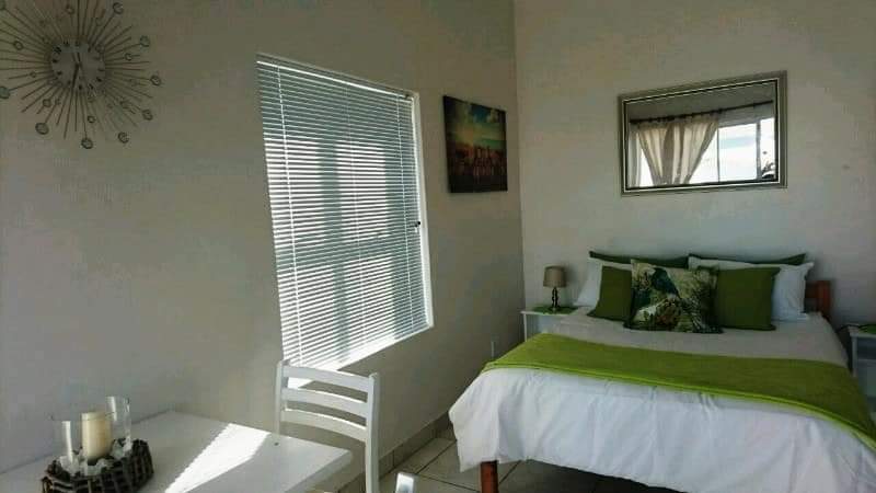 To Let 1 Bedroom Property for Rent in Laguna Sands Western Cape